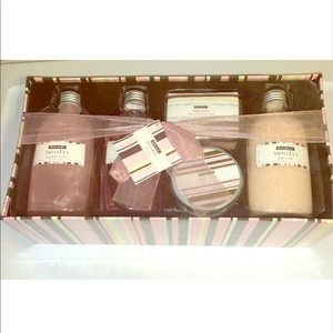 Body Raves Sweet Pea Gift Set - Full Size